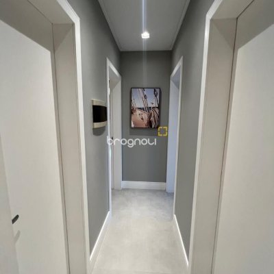 Apartamento com 115m², 3 quartos (sendo 2 suítes), 2 garagens, no bairro Jurerê Internacional em Florianópolis