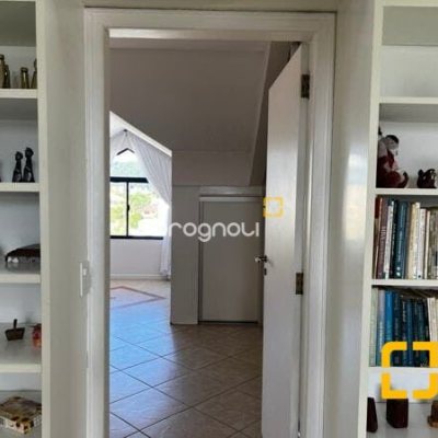 Cobertura com 330m², 3 quartos (sendo 3 suítes), 2 garagens, no bairro Jurerê Internacional em Florianópolis