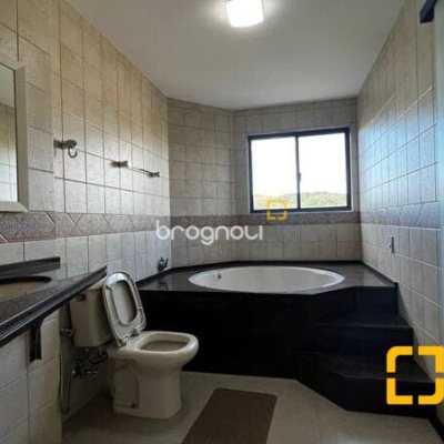 Cobertura com 330m², 3 quartos (sendo 3 suítes), 2 garagens, no bairro Jurerê Internacional em Florianópolis