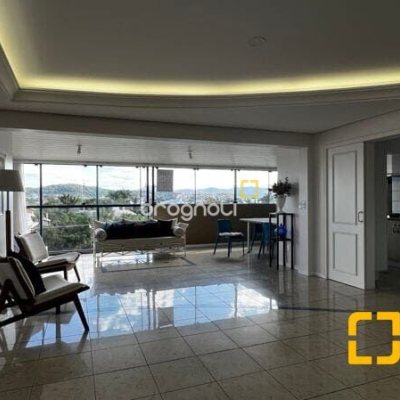 Cobertura com 330m², 3 quartos (sendo 3 suítes), 2 garagens, no bairro Jurerê Internacional em Florianópolis