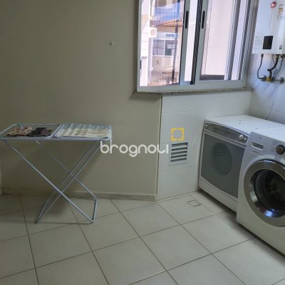 Apartamento com 139m², 3 quartos (sendo 2 suítes), 4 garagens, no bairro Jurerê Internacional em Florianópolis
