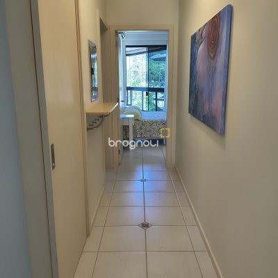 Apartamento com 139m², 3 quartos (sendo 2 suítes), 4 garagens, no bairro Jurerê Internacional em Florianópolis