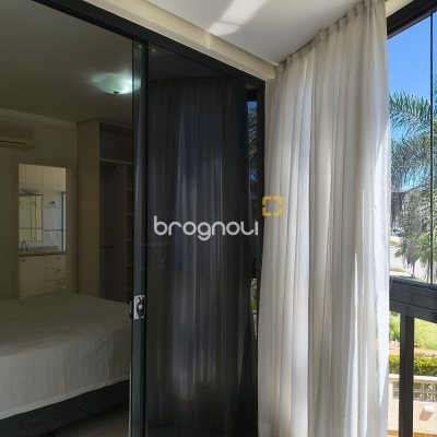 Apartamento com 139m², 3 quartos (sendo 2 suítes), 4 garagens, no bairro Jurerê Internacional em Florianópolis