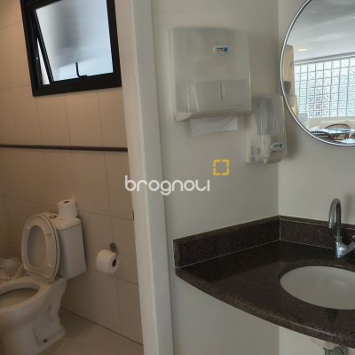 Apartamento com 139m², 3 quartos (sendo 2 suítes), 4 garagens, no bairro Jurerê Internacional em Florianópolis