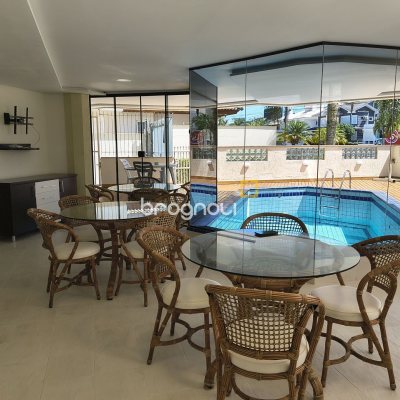 Apartamento com 139m², 3 quartos (sendo 2 suítes), 4 garagens, no bairro Jurerê Internacional em Florianópolis