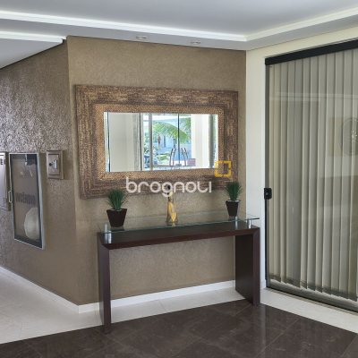 Apartamento com 139m², 3 quartos (sendo 2 suítes), 4 garagens, no bairro Jurerê Internacional em Florianópolis