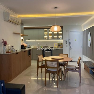 Apartamento com 105m², 3 quartos (sendo 3 suítes), 2 garagens, no bairro Jurerê Internacional em Florianópolis
