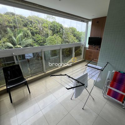 Apartamento com 105m², 3 quartos (sendo 3 suítes), 2 garagens, no bairro Jurerê Internacional em Florianópolis