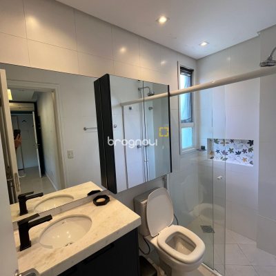 Apartamento com 105m², 3 quartos (sendo 3 suítes), 2 garagens, no bairro Jurerê Internacional em Florianópolis