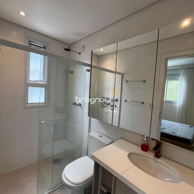 Apartamento com 105m², 3 quartos (sendo 3 suítes), 2 garagens, no bairro Jurerê Internacional em Florianópolis