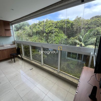 Apartamento com 105m², 3 quartos (sendo 3 suítes), 2 garagens, no bairro Jurerê Internacional em Florianópolis