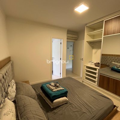 Apartamento com 105m², 3 quartos (sendo 3 suítes), 2 garagens, no bairro Jurerê Internacional em Florianópolis