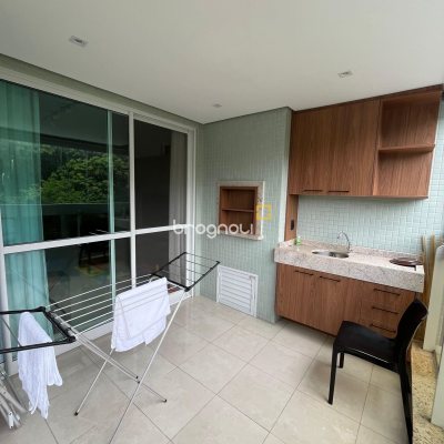 Apartamento com 105m², 3 quartos (sendo 3 suítes), 2 garagens, no bairro Jurerê Internacional em Florianópolis