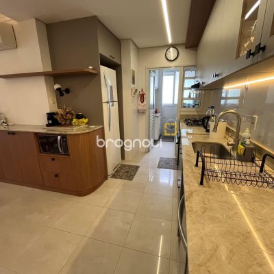 Apartamento com 105m², 3 quartos (sendo 3 suítes), 2 garagens, no bairro Jurerê Internacional em Florianópolis