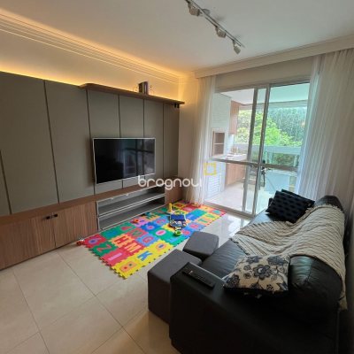 Apartamento com 105m², 3 quartos (sendo 3 suítes), 2 garagens, no bairro Jurerê Internacional em Florianópolis