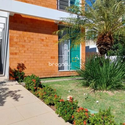 Casa com 173m², 4 quartos (sendo 3 suítes), 2 garagens, no bairro Cachoeira do Bom Jesus em Florianópolis