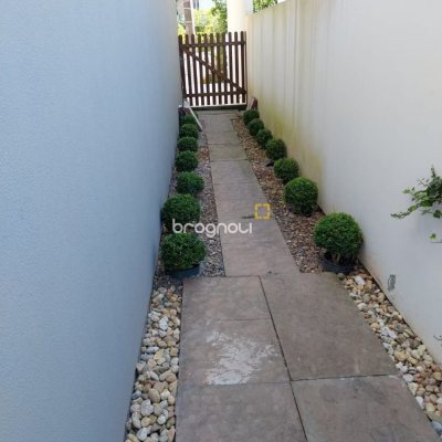 Casa com 173m², 4 quartos (sendo 3 suítes), 2 garagens, no bairro Cachoeira do Bom Jesus em Florianópolis