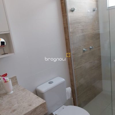 Casa com 173m², 4 quartos (sendo 3 suítes), 2 garagens, no bairro Cachoeira do Bom Jesus em Florianópolis