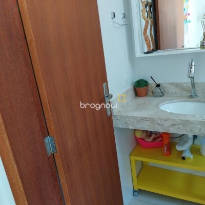 Casa com 173m², 4 quartos (sendo 3 suítes), 2 garagens, no bairro Cachoeira do Bom Jesus em Florianópolis