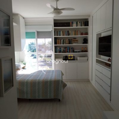 Casa com 173m², 4 quartos (sendo 3 suítes), 2 garagens, no bairro Cachoeira do Bom Jesus em Florianópolis