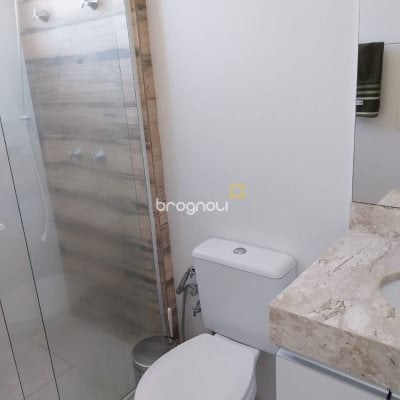 Casa com 173m², 4 quartos (sendo 3 suítes), 2 garagens, no bairro Cachoeira do Bom Jesus em Florianópolis