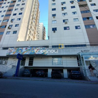 Apartamento com 55m², 2 quartos, 1 garagem, no bairro Campinas em São José