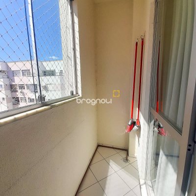 Apartamento com 55m², 2 quartos, 1 garagem, no bairro Campinas em São José
