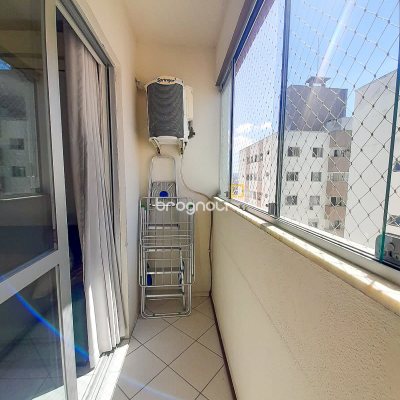 Apartamento com 55m², 2 quartos, 1 garagem, no bairro Campinas em São José