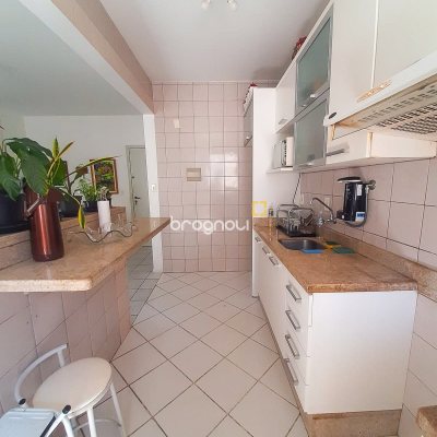Apartamento com 55m², 2 quartos, 1 garagem, no bairro Campinas em São José