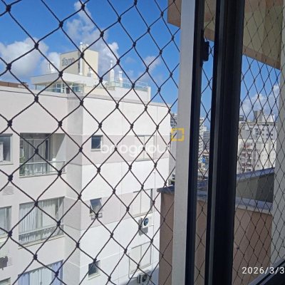 Apartamento com 55m², 2 quartos, 1 garagem, no bairro Campinas em São José