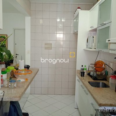 Apartamento com 55m², 2 quartos, 1 garagem, no bairro Campinas em São José
