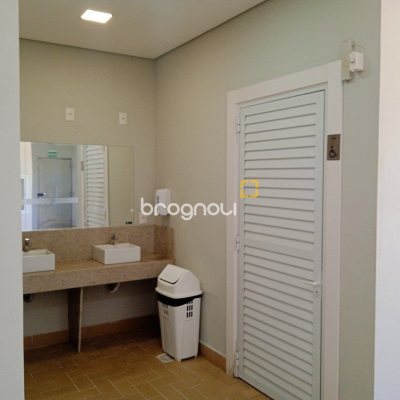 Sala com 74m², 1 garagem, no bairro Estreito em Florianópolis