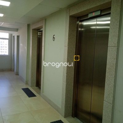 Sala com 74m², 1 garagem, no bairro Estreito em Florianópolis