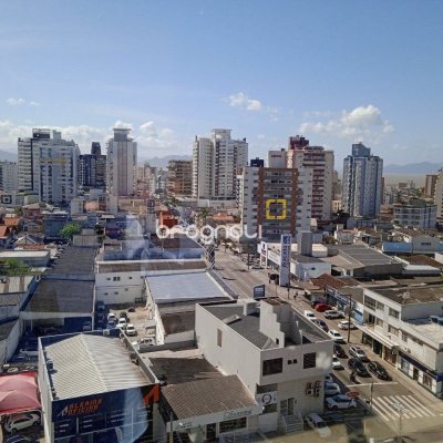 Sala com 74m², 1 garagem, no bairro Estreito em Florianópolis