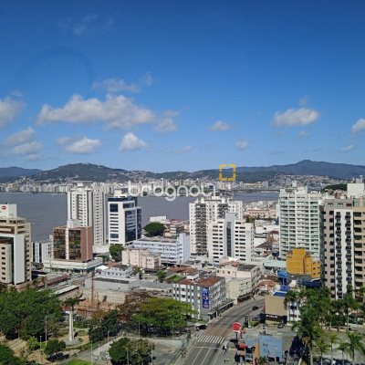 Sala com 60m², 1 garagem, no bairro Estreito em Florianópolis
