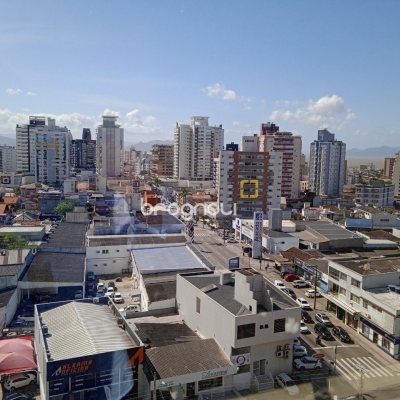 Sala com 60m², 1 garagem, no bairro Estreito em Florianópolis