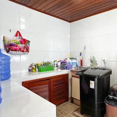 Casa com 110m², 3 quartos (sendo 1 suíte), 2 garagens, no bairro Costeira do Pirajubaé em Florianópolis