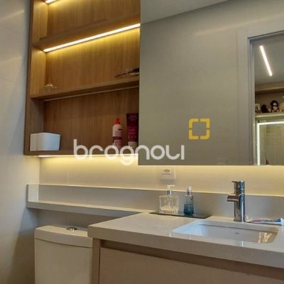 Casa com 236m², 4 quartos (sendo 3 suítes), 4 garagens, no bairro Jardim Anchieta em Florianópolis