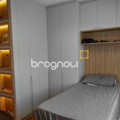 Casa com 236m², 4 quartos (sendo 3 suítes), 4 garagens, no bairro Jardim Anchieta em Florianópolis