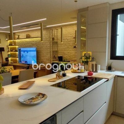 Casa com 236m², 4 quartos (sendo 3 suítes), 4 garagens, no bairro Jardim Anchieta em Florianópolis