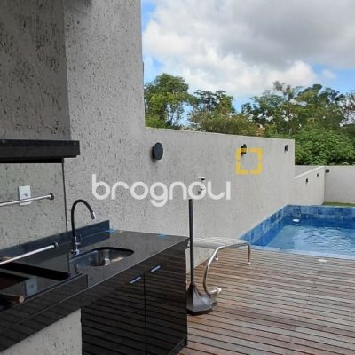 Casa com 236m², 4 quartos (sendo 3 suítes), 4 garagens, no bairro Jardim Anchieta em Florianópolis