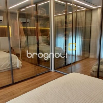 Casa com 236m², 4 quartos (sendo 3 suítes), 4 garagens, no bairro Jardim Anchieta em Florianópolis