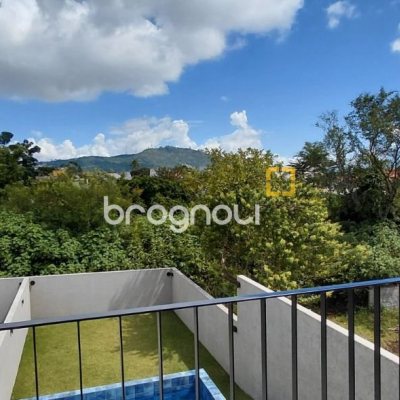 Casa com 236m², 4 quartos (sendo 3 suítes), 4 garagens, no bairro Jardim Anchieta em Florianópolis