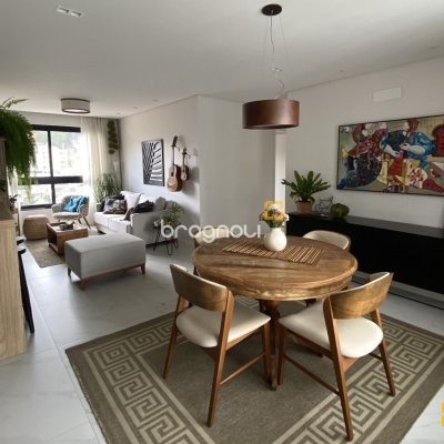 Apartamento com 115m², 3 quartos (sendo 2 suítes), 2 garagens, no bairro Saco dos Limões em Florianópolis