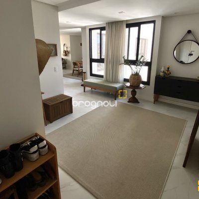 Apartamento com 115m², 3 quartos (sendo 2 suítes), 2 garagens, no bairro Saco dos Limões em Florianópolis