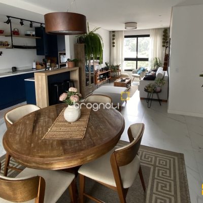 Apartamento com 115m², 3 quartos (sendo 2 suítes), 2 garagens, no bairro Saco dos Limões em Florianópolis