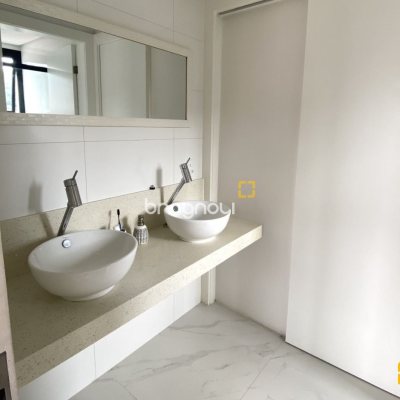 Apartamento com 115m², 3 quartos (sendo 2 suítes), 2 garagens, no bairro Saco dos Limões em Florianópolis