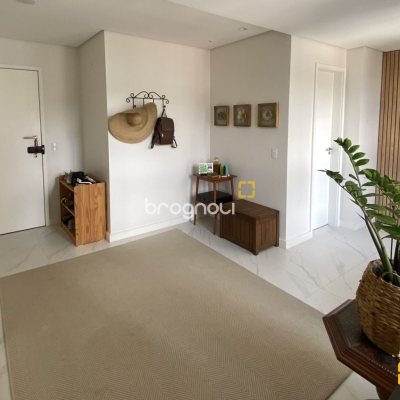 Apartamento com 115m², 3 quartos (sendo 2 suítes), 2 garagens, no bairro Saco dos Limões em Florianópolis