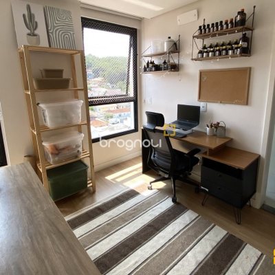 Apartamento com 115m², 3 quartos (sendo 2 suítes), 2 garagens, no bairro Saco dos Limões em Florianópolis
