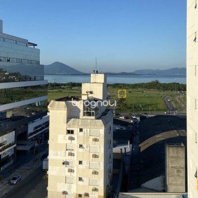 Apartamento com 115m², 3 quartos (sendo 2 suítes), 2 garagens, no bairro Saco dos Limões em Florianópolis